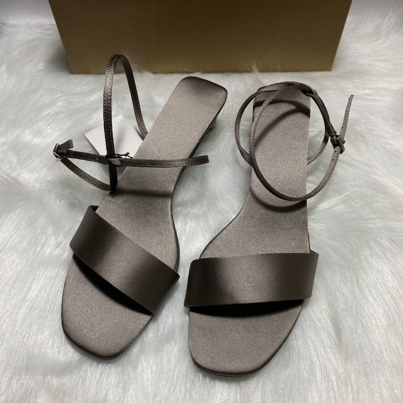 럭셔리 새틴 앵클 스트랩 로우힐 여성 모던 샌들 여름  - Women Shoes Brands 리뷰 및 가격