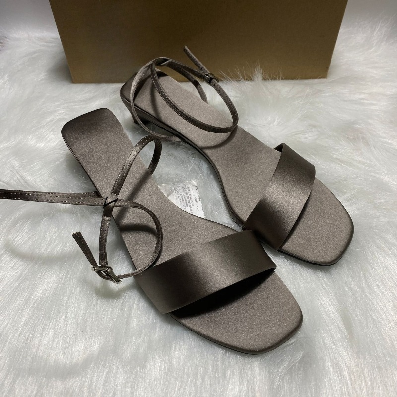 럭셔리 새틴 앵클 스트랩 로우힐 여성 모던 샌들 여름  - Women Shoes Brands 리뷰 및 가격